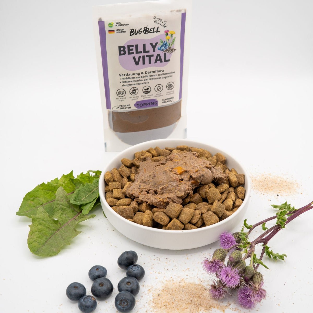 BugBell BellyVital Topping unterstützt die Verdauung deines Hundes mit Heidelbeeren, Flohsamenschalen und Kürbis. Ideal zur Förderung einer gesunden Darmflora.